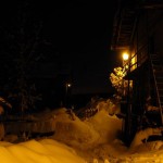 Il villaggio Lieussel di Chamois di notte sotto la neve. - Foto di Gian Mario Navillod.