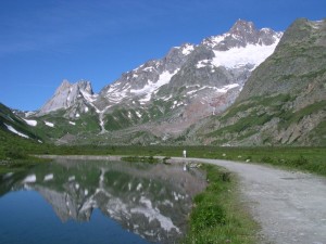 Lago Combal a Courmayeur – Foto di Gian Mario Navillod.