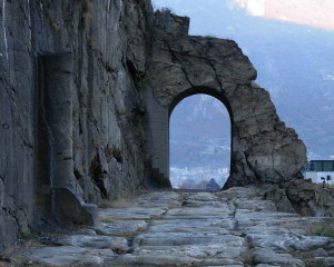 Strada Romana delle Gallie a Donnas – Foto di Gian Mario Navillod.