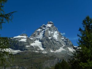 Monte Cervino dall'inizio del sentiero per il Bec Pio Merlo - Foto di Gian Mario Navillod.