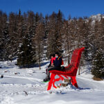 La Big Bench, la grande panchina rossa al Col Pilaz di La Magdeleine - Foto di Gian Mario Navillod