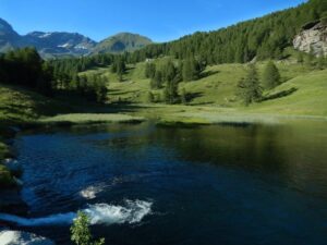 Lago sul Torrente Petit-Monde (presa della centrale idroelettrica di Torgnon) - Foto di Gian Mario Navillod.